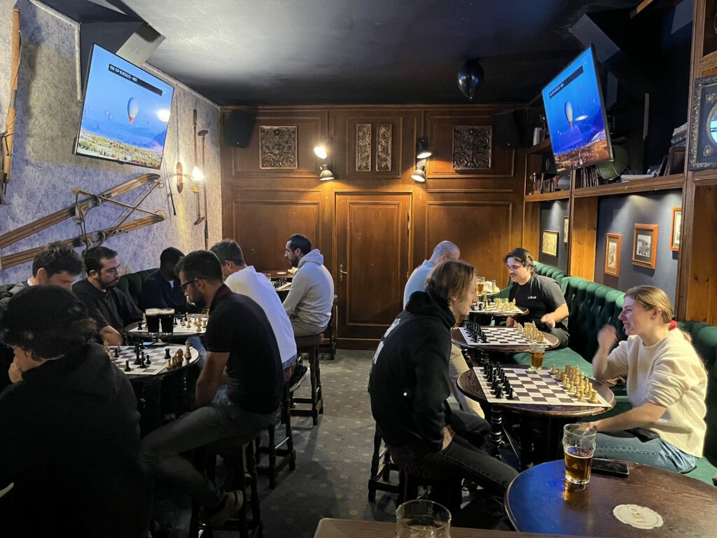 L’image actuelle n’a pas de texte alternatif. Le nom du fichier est : Black-Lion.jpeg